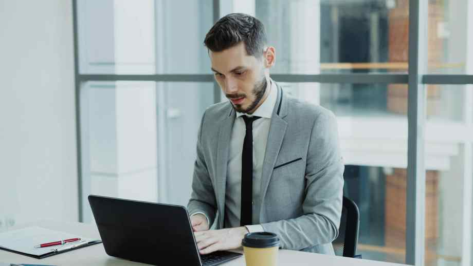 Appliquer la formule pour calculer le seuil en chiffre d'affaires-CommentCalculer.fr