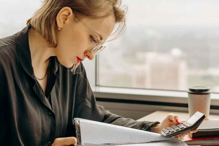 Étapes concrètes pour calculer les heures d'un salarié-CommentCalculer.fr